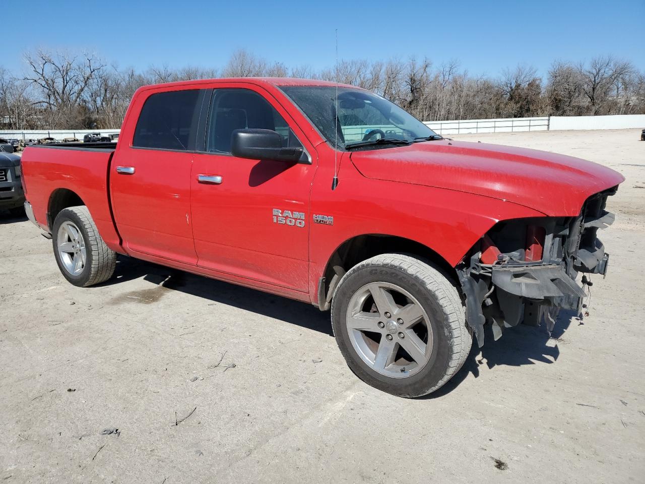 2017 RAM 1500 VIN 1C6RR7LT5HS765868 Copart auction photo, front end / minor dent/scratches damage thumbnail 4
