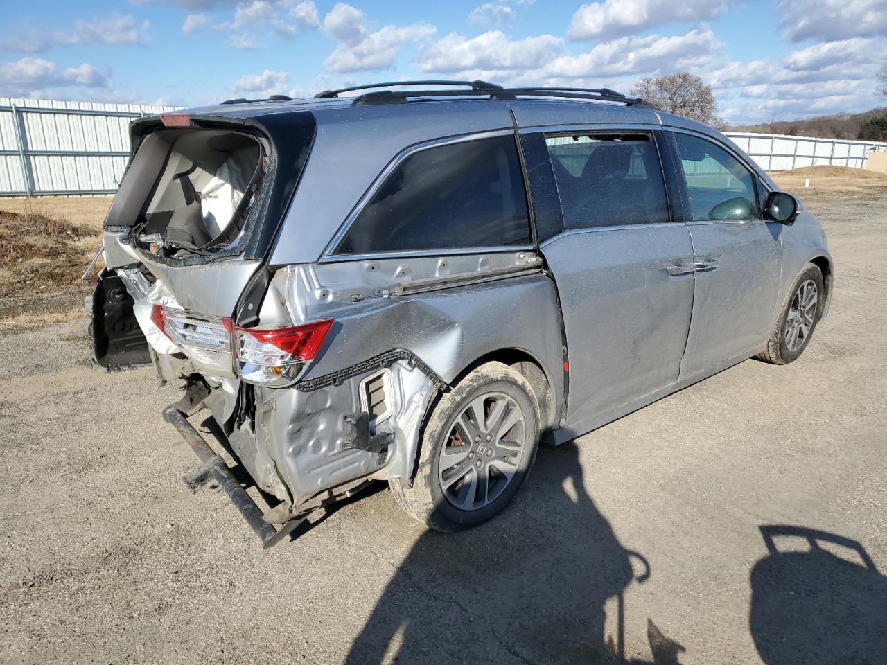 2016 Honda Odyssey VIN 5FNRL5H96GB066059 Copart auction photo, rear end damage thumbnail 3