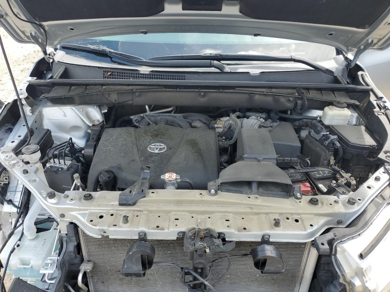 2018 Toyota Highlander VIN 5TDKZRFH6JS549815 Copart auction photo, front end / side damage thumbnail 12