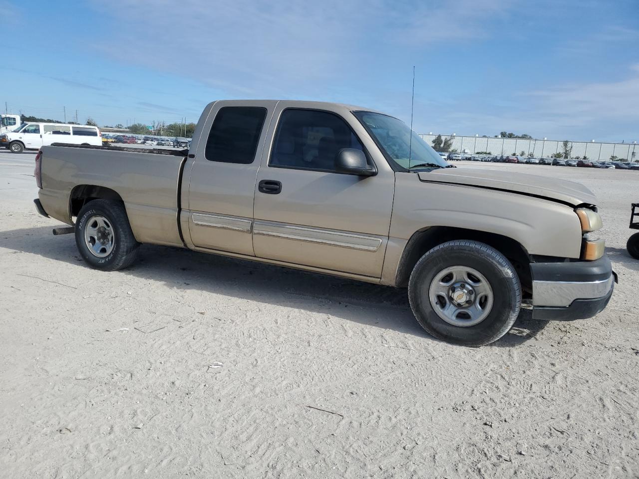 2004 Chevrolet Silverado VIN 2GCEC19V141191701 Copart auction photo, front end damage thumbnail 4