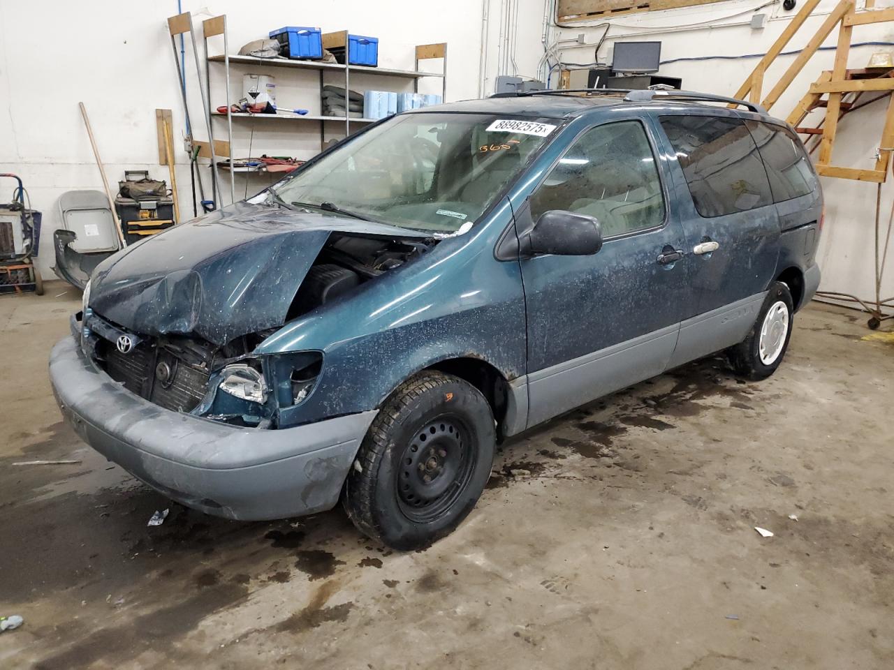 1998 Toyota Sienna VIN 4T3ZF13C0WU046109