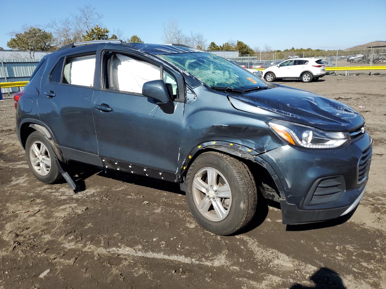 2021 Chevrolet Trax VIN KL7CJPSB8MB353272 Copart auction photo, rollover damage thumbnail 4