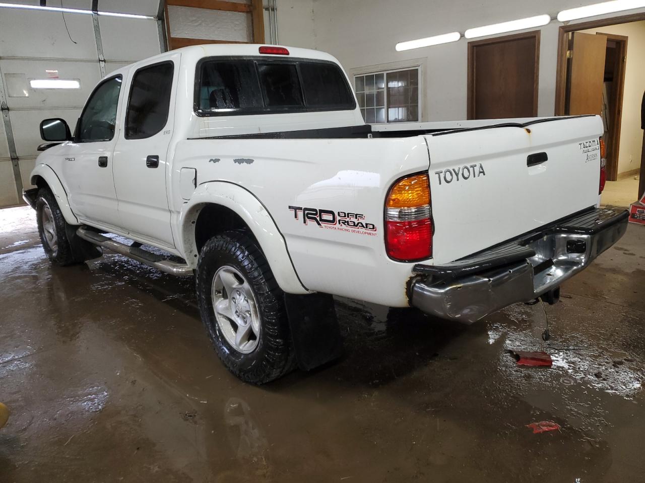 2004 Toyota Tacoma VIN 5TEGN92N24Z345565 Copart auction photo, front end / minor dent/scratches damage thumbnail 2