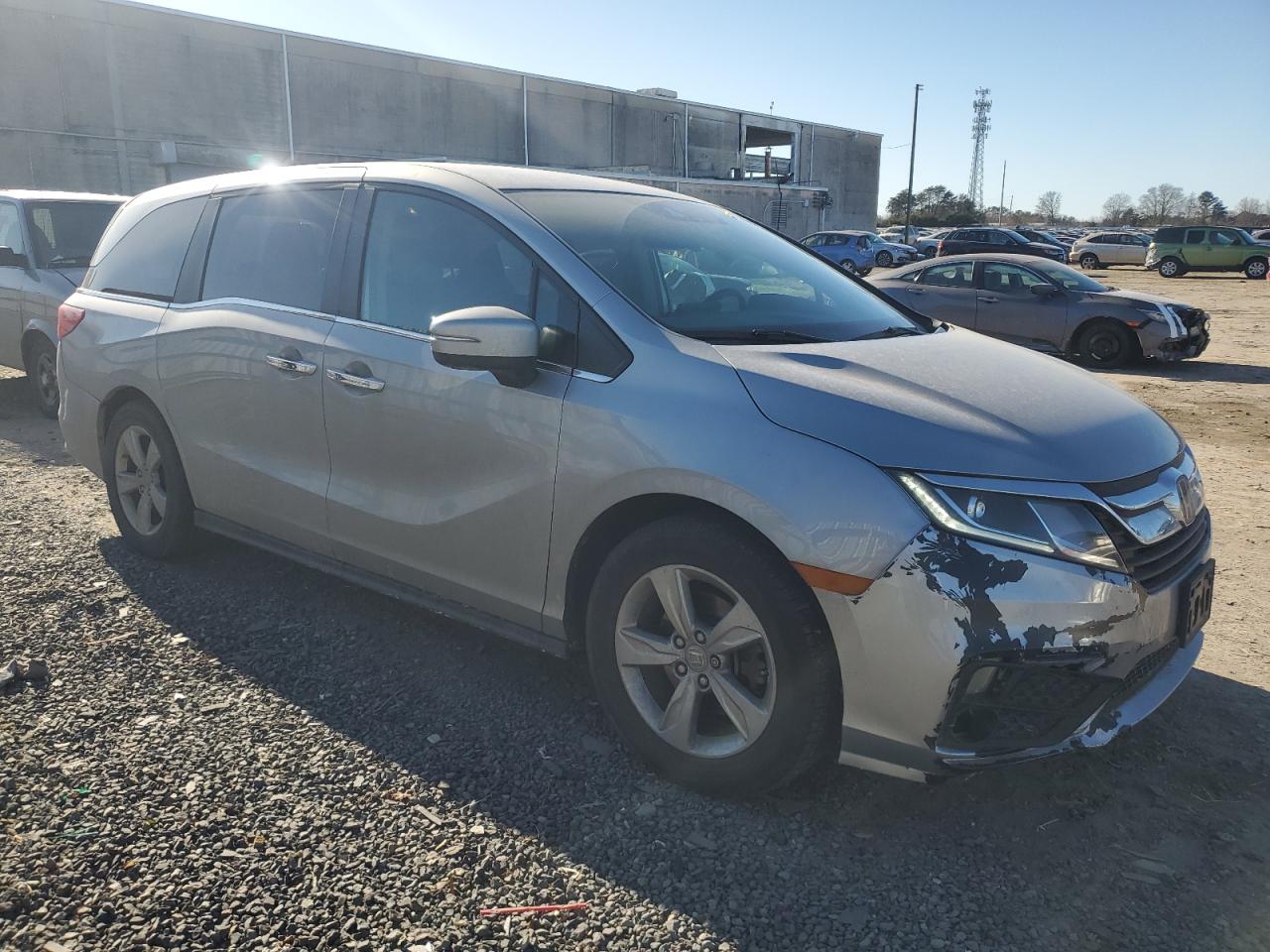 2019 Honda Odyssey VIN 5FNRL6H57KB032577 Copart auction photo, front end / minor dent/scratches damage thumbnail 4