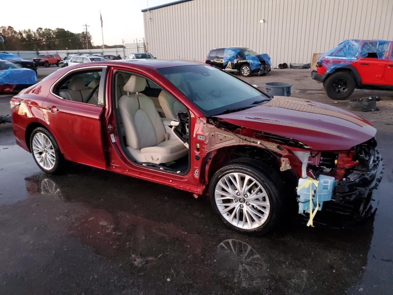 2018 Toyota Camry VIN 4T1B21HK4JU508752 Copart auction photo, side damage thumbnail 4