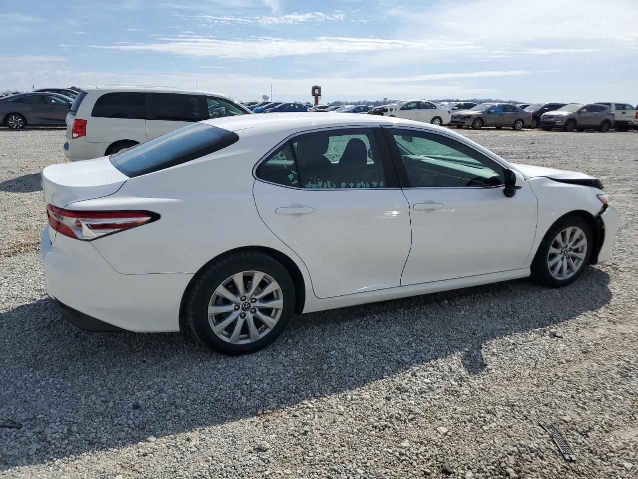 2018 Toyota Camry VIN 4T1B11HKXJU070791 Copart auction photo, front end damage thumbnail 3