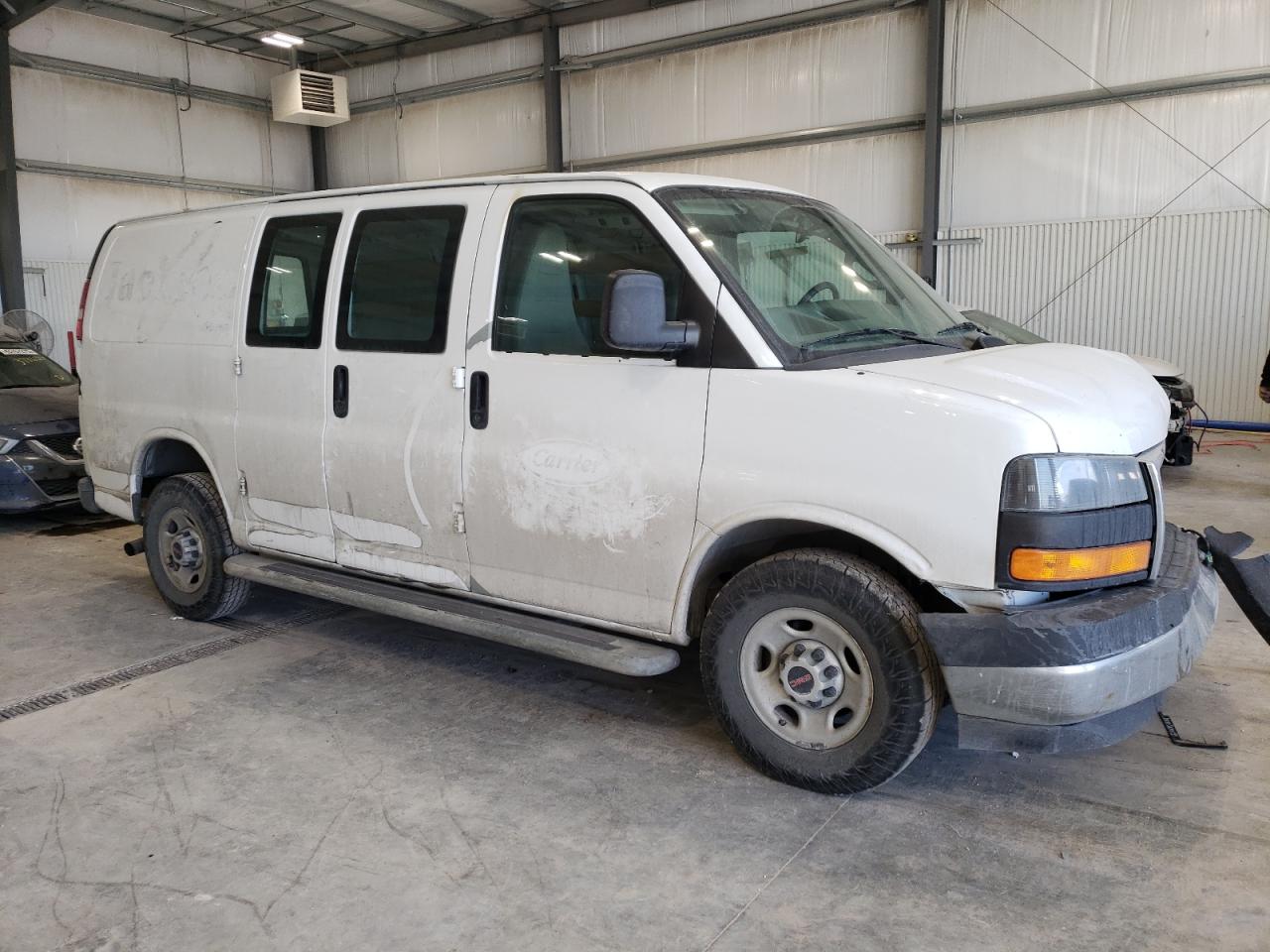 2017 GMC Savana VIN 1GTW7AFF5H1906996 Copart auction photo, front end / hail damage thumbnail 4