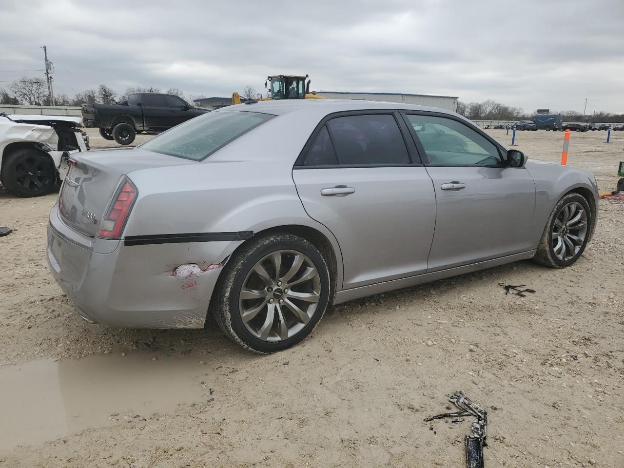 2014 Chrysler 300 VIN 2C3CCABG5EH236915 Copart auction photo, rear end / minor dent/scratches damage thumbnail 3