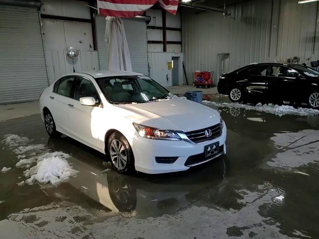 2015 Honda Accord VIN 1HGCR2F32FA240817 Copart auction photo, front end / side damage thumbnail 13