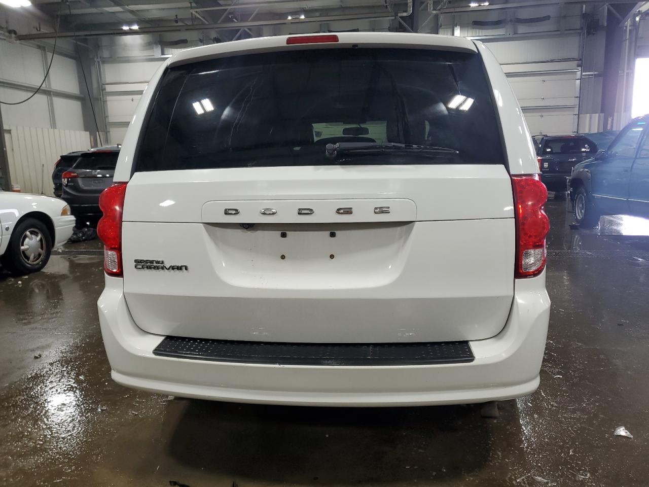 2015 Dodge Caravan VIN 2C4RDGCG5FR651572 Copart auction photo, front end damage thumbnail 6