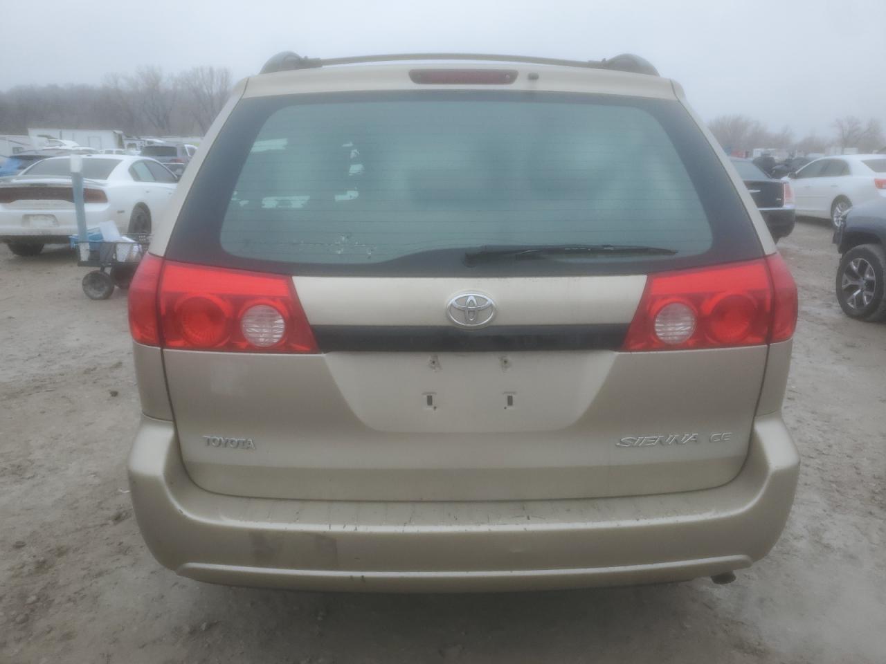2007 Toyota Sienna VIN 5TDZK23C67S041906 Copart auction photo, front end damage thumbnail 6