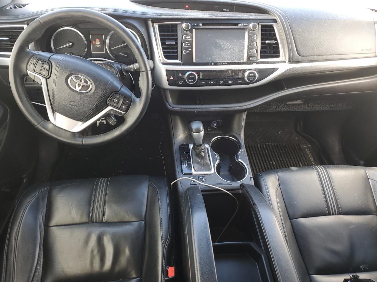 2017 Toyota Highlander VIN 5TDJZRFH6HS362323 Copart auction photo, front end / rear end damage thumbnail 8