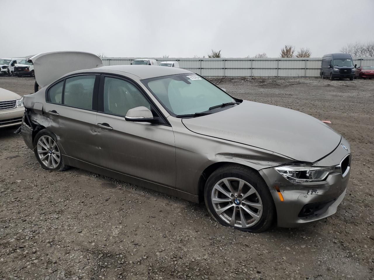 2017 BMW 3er VIN WBA8E1G33HNU17733 Copart auction photo, all over damage thumbnail 4