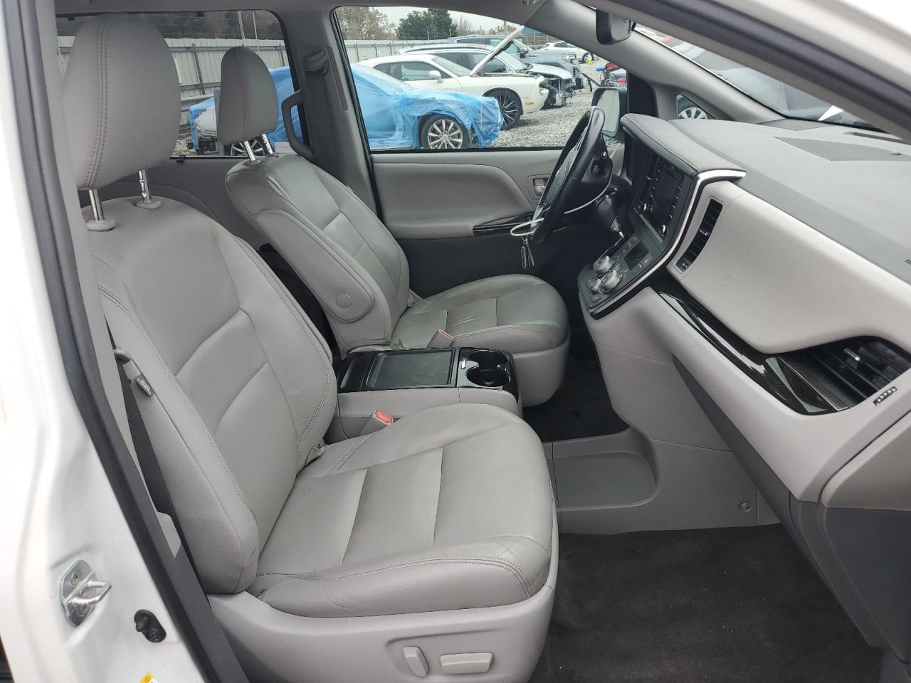 2018 Toyota Sienna VIN 5TDYZ3DCXJS954784 Copart auction photo, side damage thumbnail 7