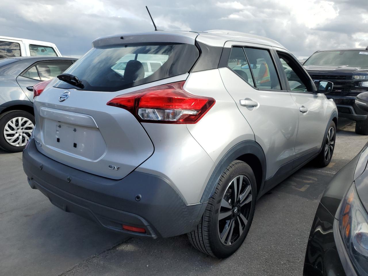 2020 Nissan Kicks VIN 3N1CP5CV6LL509775 Copart auction photo, water/flood damage thumbnail 3