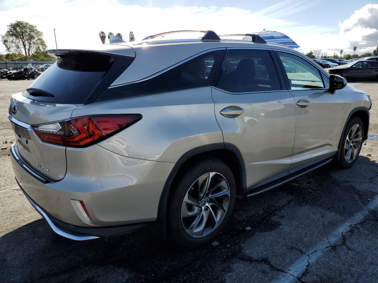 2019 Lexus RX VIN JTJGZKCAXK2012648 Copart auction photo, front end / minor dent/scratches damage thumbnail 3