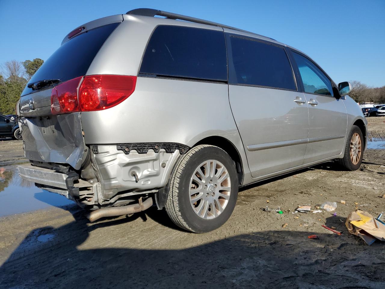 2010 Toyota Sienna VIN 5TDYK4CC7AS308971 Copart auction photo, rear end damage thumbnail 3
