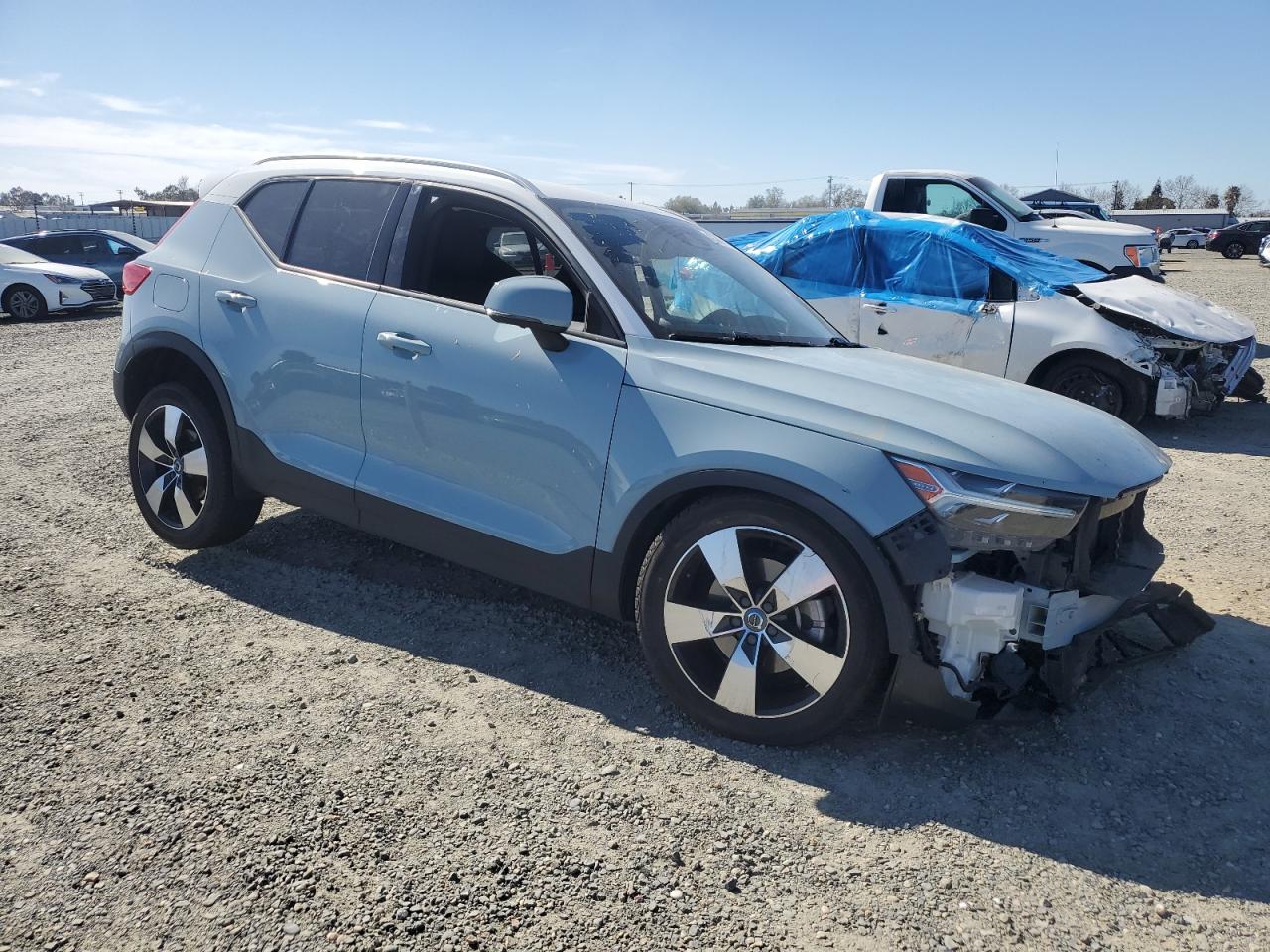 2019 Volvo XC40 VIN YV4162XZ5K2004763 Copart auction photo, front end / side damage thumbnail 4