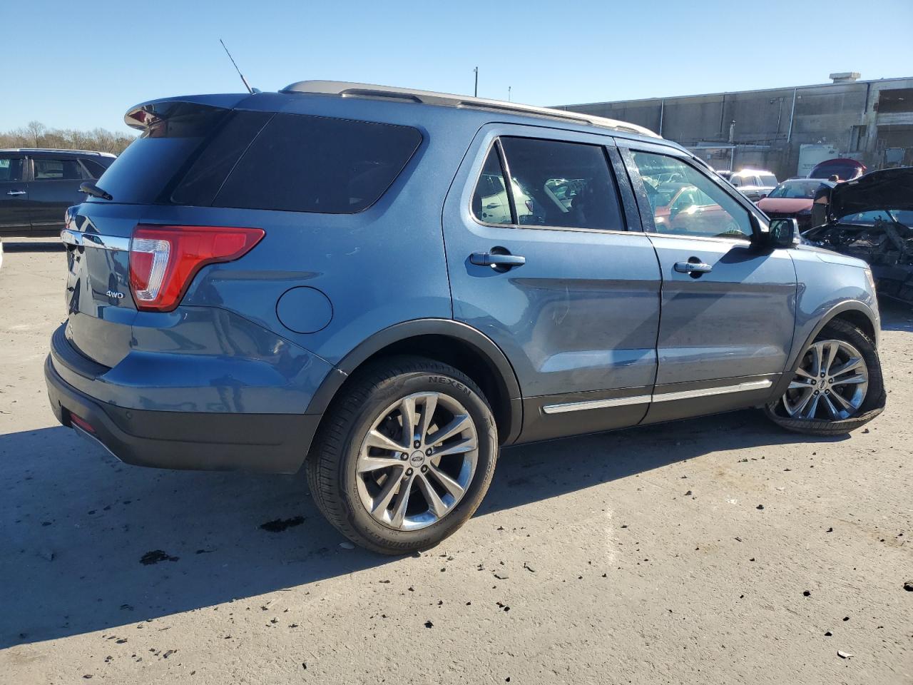 2019 Ford Explorer VIN 1FM5K8D84KGB00199 Copart auction photo, front end / minor dent/scratches damage thumbnail 3