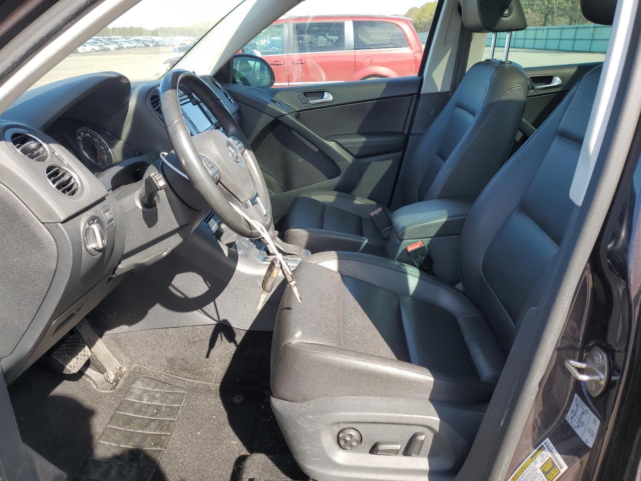 2016 Volkswagen Tiguan VIN WVGAV7AX7GW546596 Copart auction photo, water/flood / side damage thumbnail 7