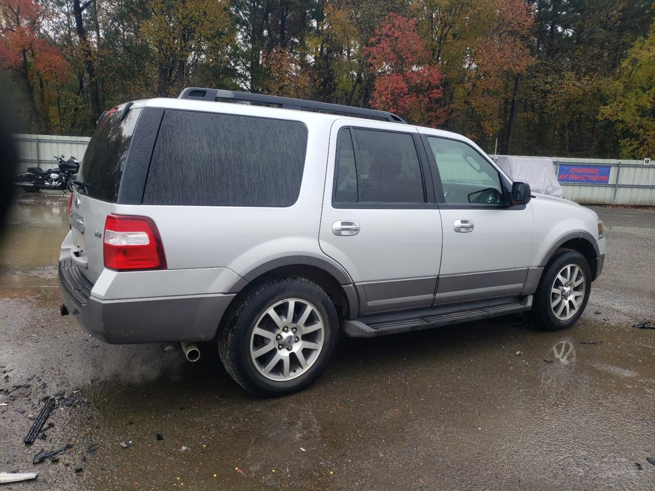 2011 Ford Expedition VIN 1FMJU1H57BEF21927 Copart auction photo, front end damage thumbnail 3