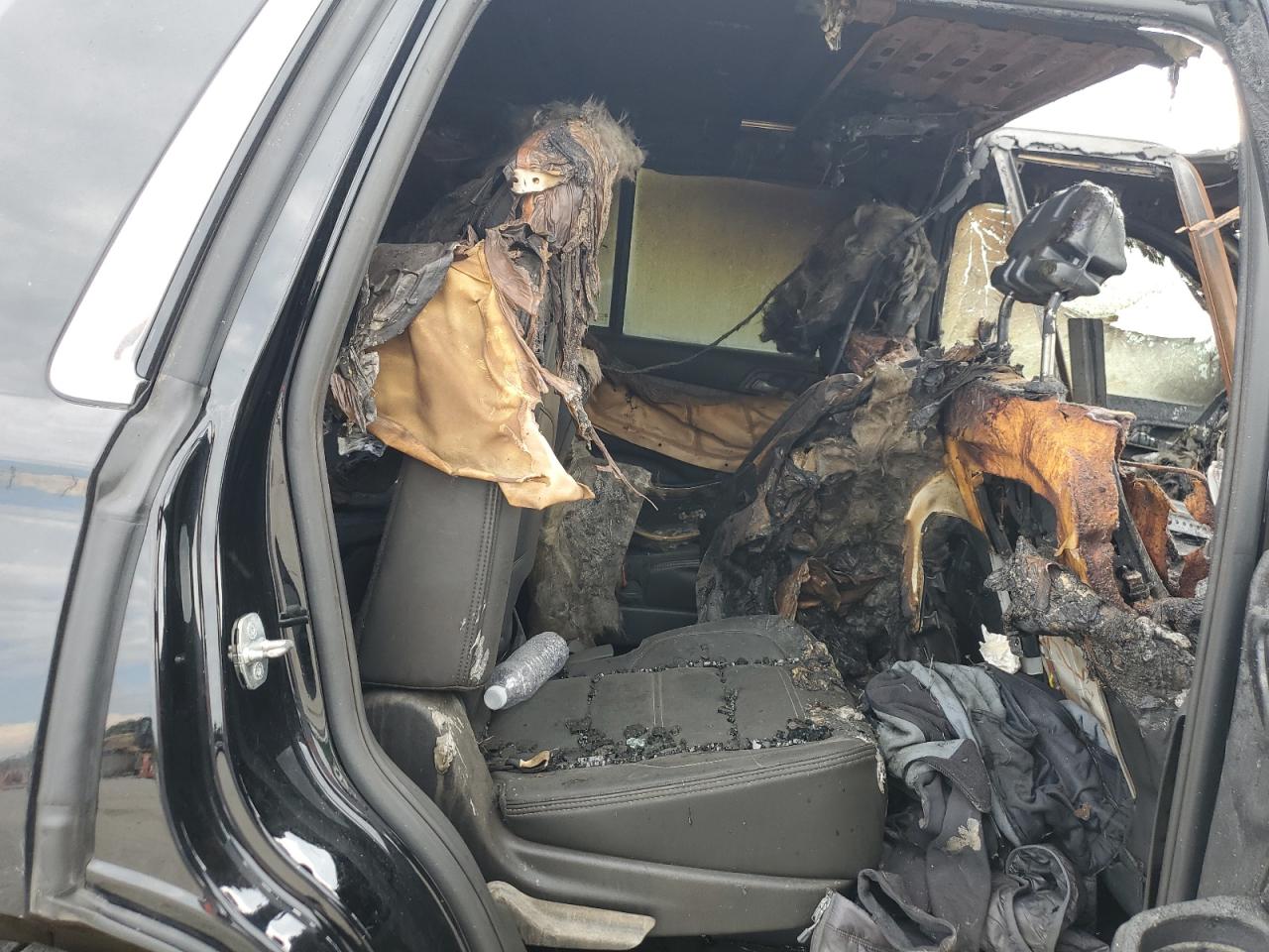 2015 GMC Yukon VIN 1GKS2CKJ9FR669080 Copart auction photo, burn damage thumbnail 10