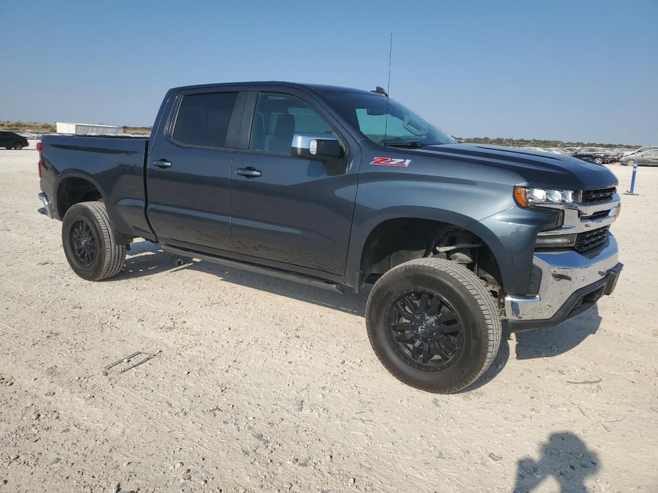 2019 Chevrolet Silverado VIN 3GCUYDED6KG219587 Copart auction photo, side / minor dent/scratches damage thumbnail 4