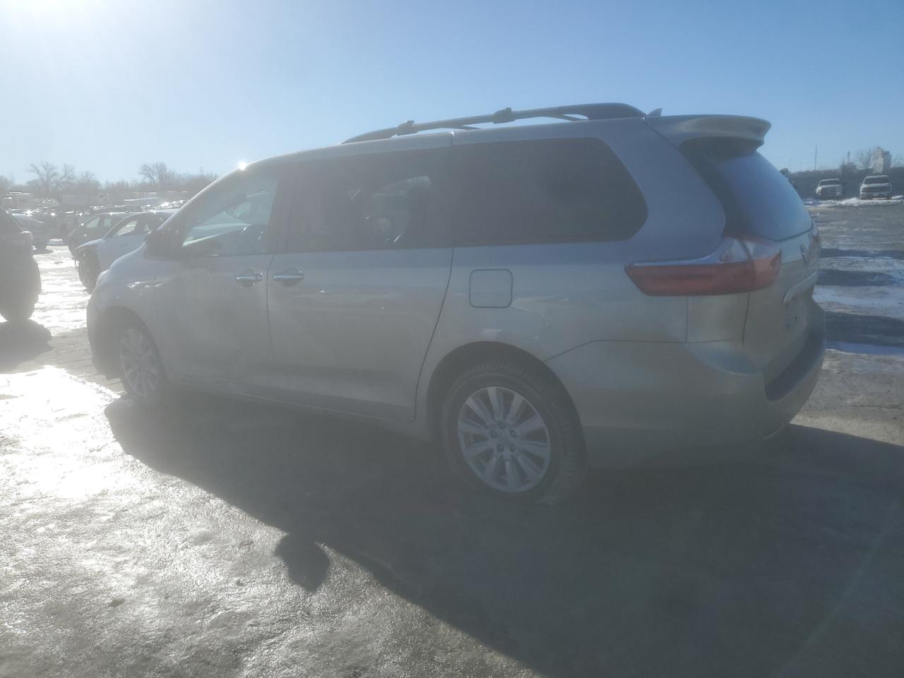 2017 Toyota Sienna VIN 5TDDZ3DC5HS168013 Copart auction photo, side damage thumbnail 2