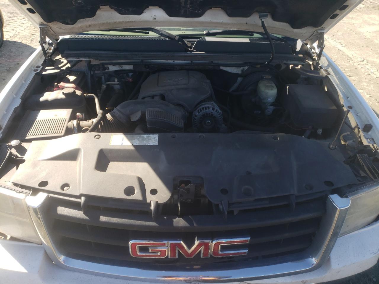 2007 GMC Sierra VIN 1GTEC14077Z538441 Copart auction photo, front end / minor dent/scratches damage thumbnail 12
