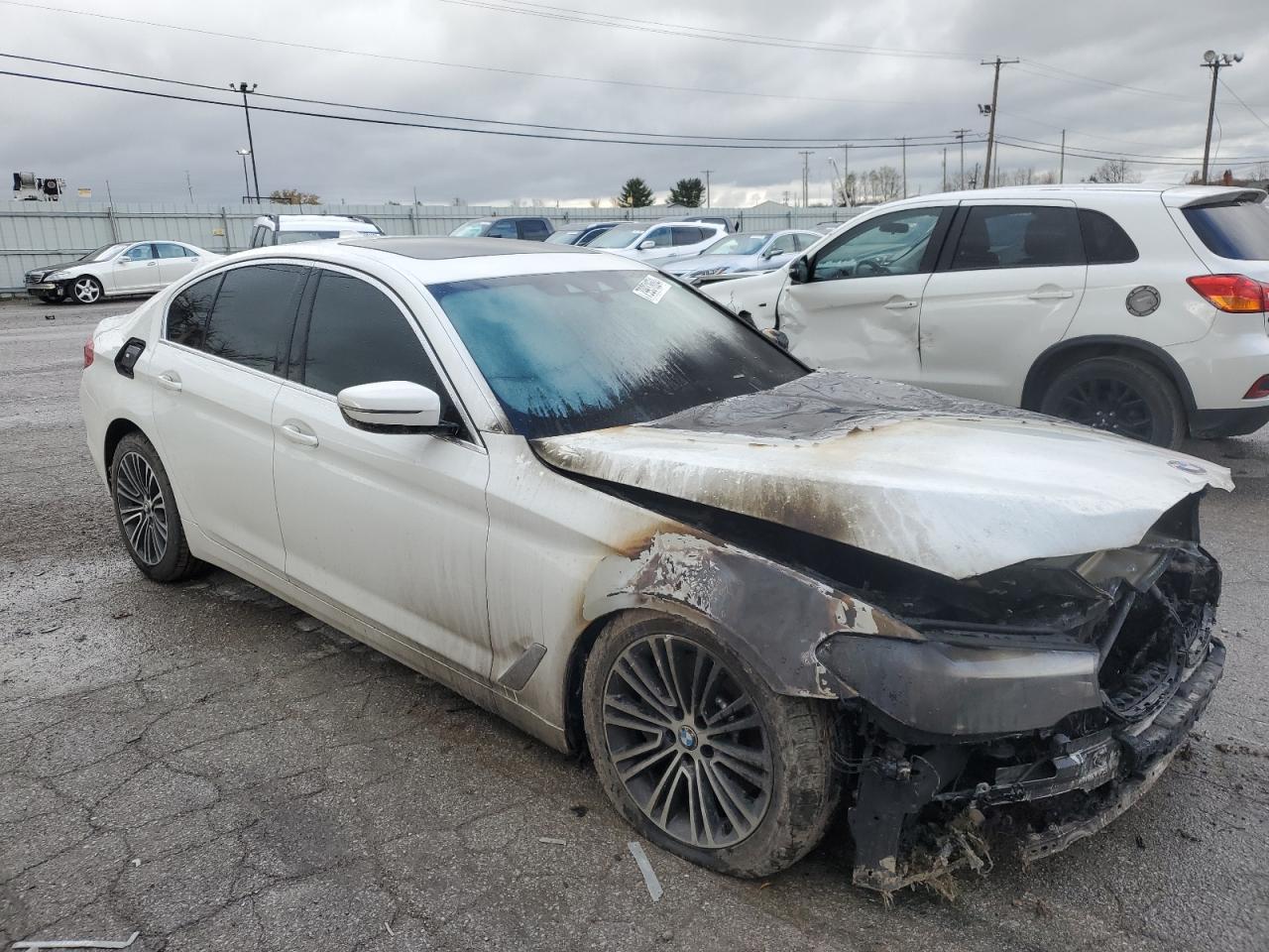2020 BMW 5er VIN WBAJR3C01LCD59822 Copart auction photo, burn - engine / front end damage thumbnail 4