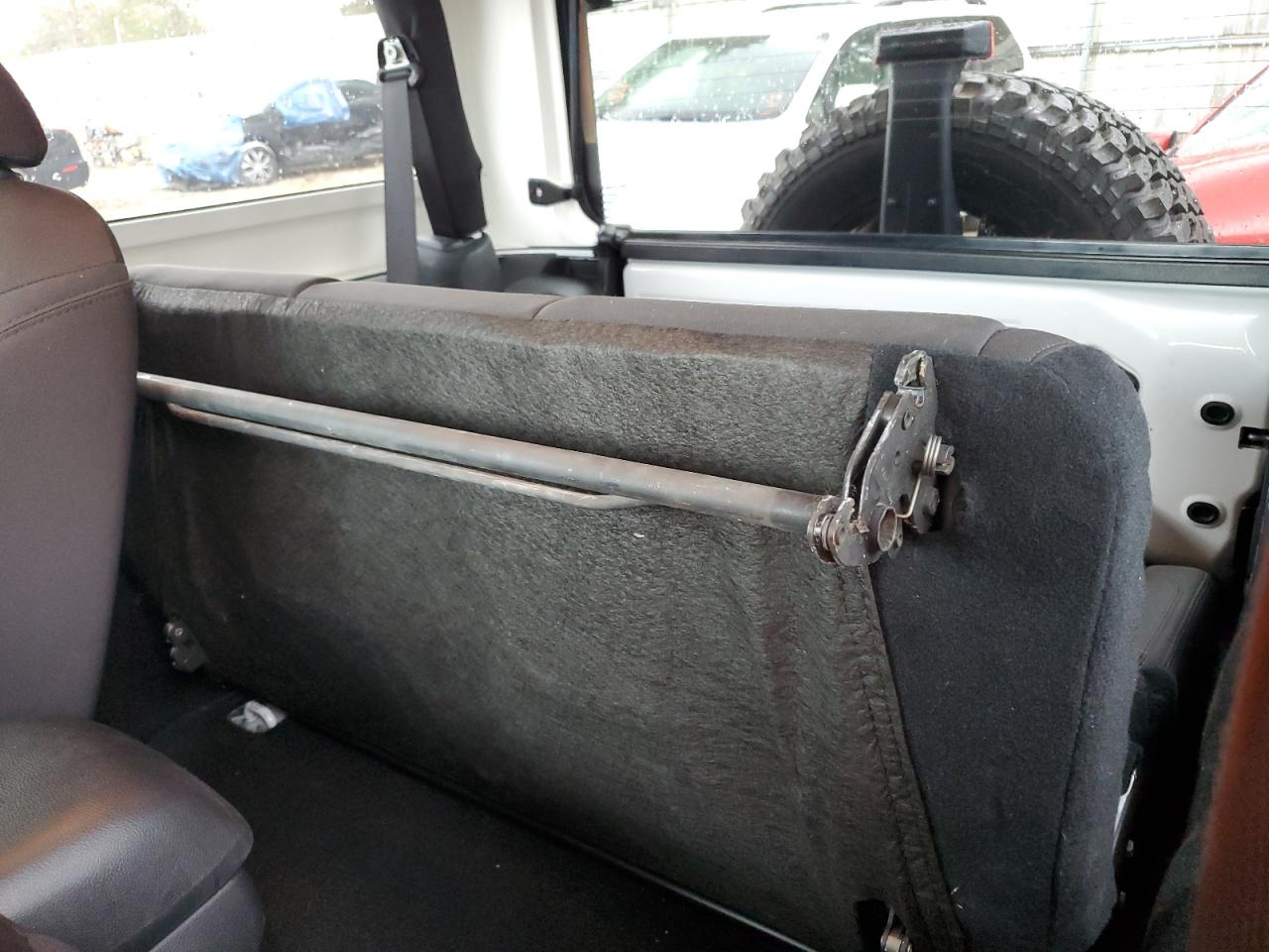 2016 Jeep Wrangler VIN 1C4AJWAG9GL261362 Copart auction photo, minor dent/scratches damage thumbnail 10