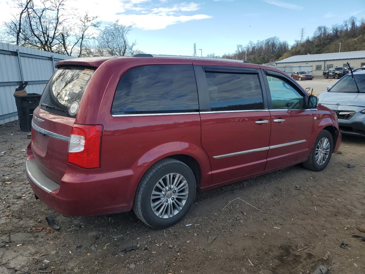 2014 Chrysler Town & Country VIN 2C4RC1CG7ER229205 Copart auction photo, front end damage thumbnail 3