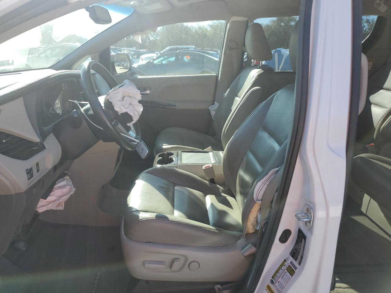 2017 Toyota Sienna VIN 5TDYZ3DC9HS778417 Copart auction photo, front end / side damage thumbnail 7