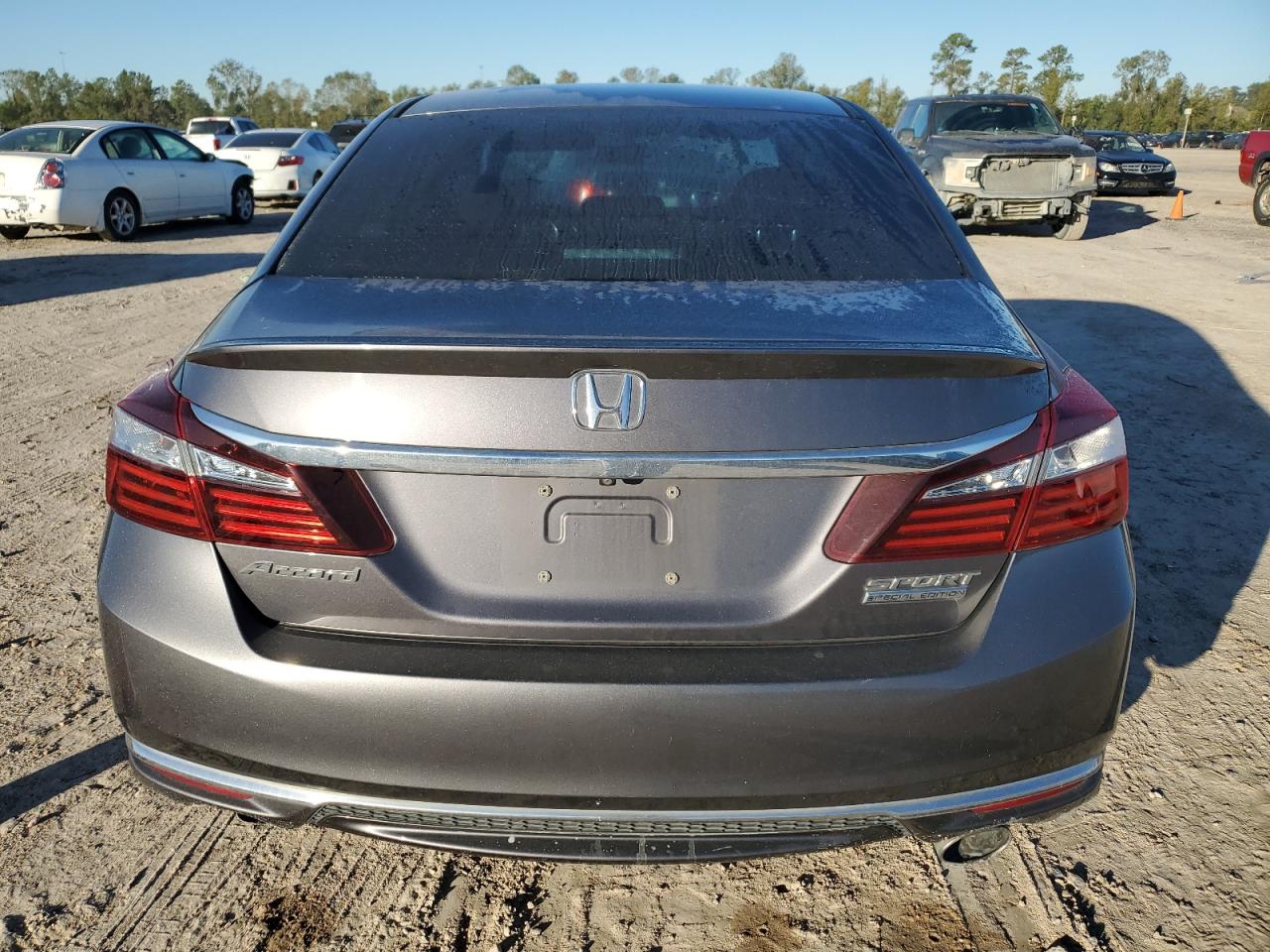 2017 Honda Accord VIN 1HGCR2F1XHA269564 Copart auction photo, front end damage thumbnail 6