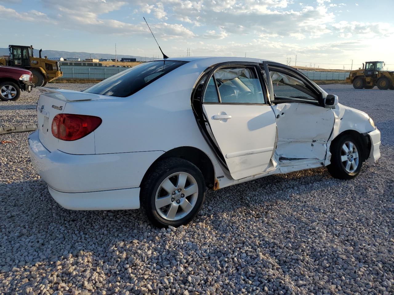 2007 Toyota Corolla VIN 1NXBR30E77Z880379 Copart auction photo, side / front end damage thumbnail 3