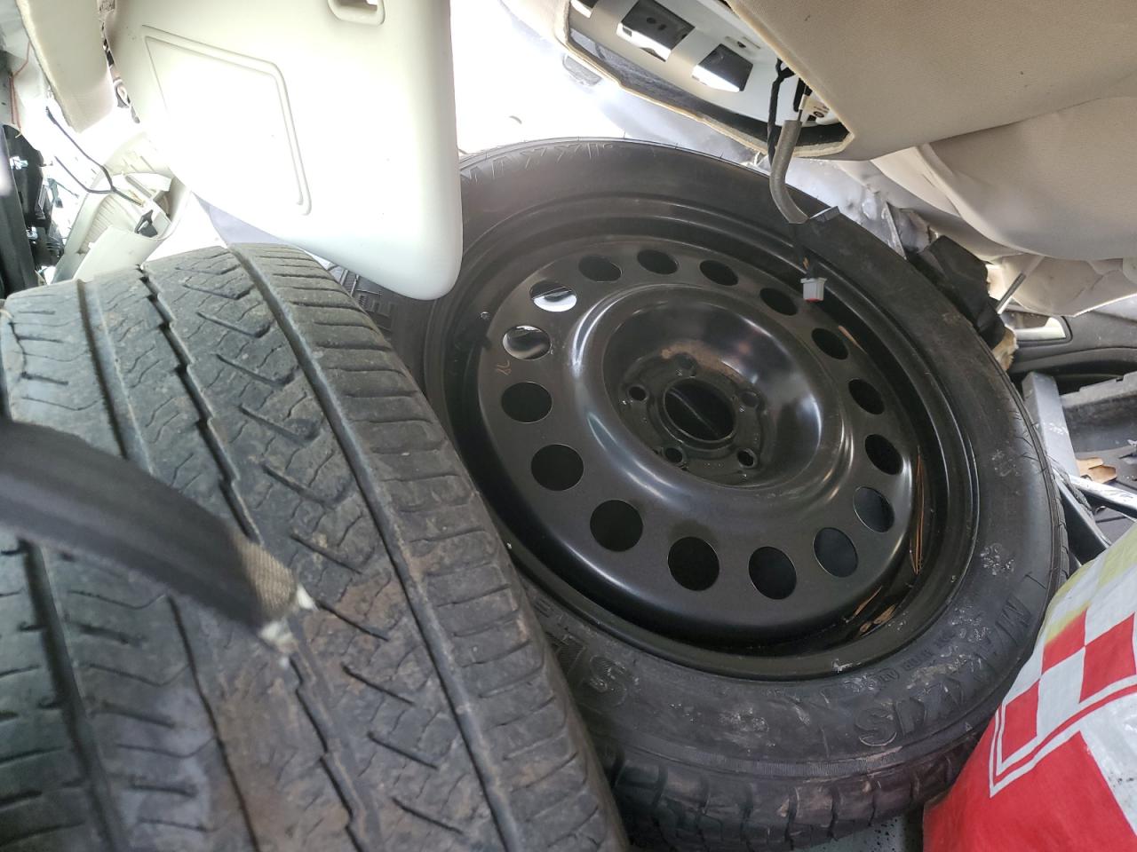 2017 Ford Escape VIN 1FMCU0GD0HUB66058 Copart auction photo, rollover / all over damage thumbnail 8