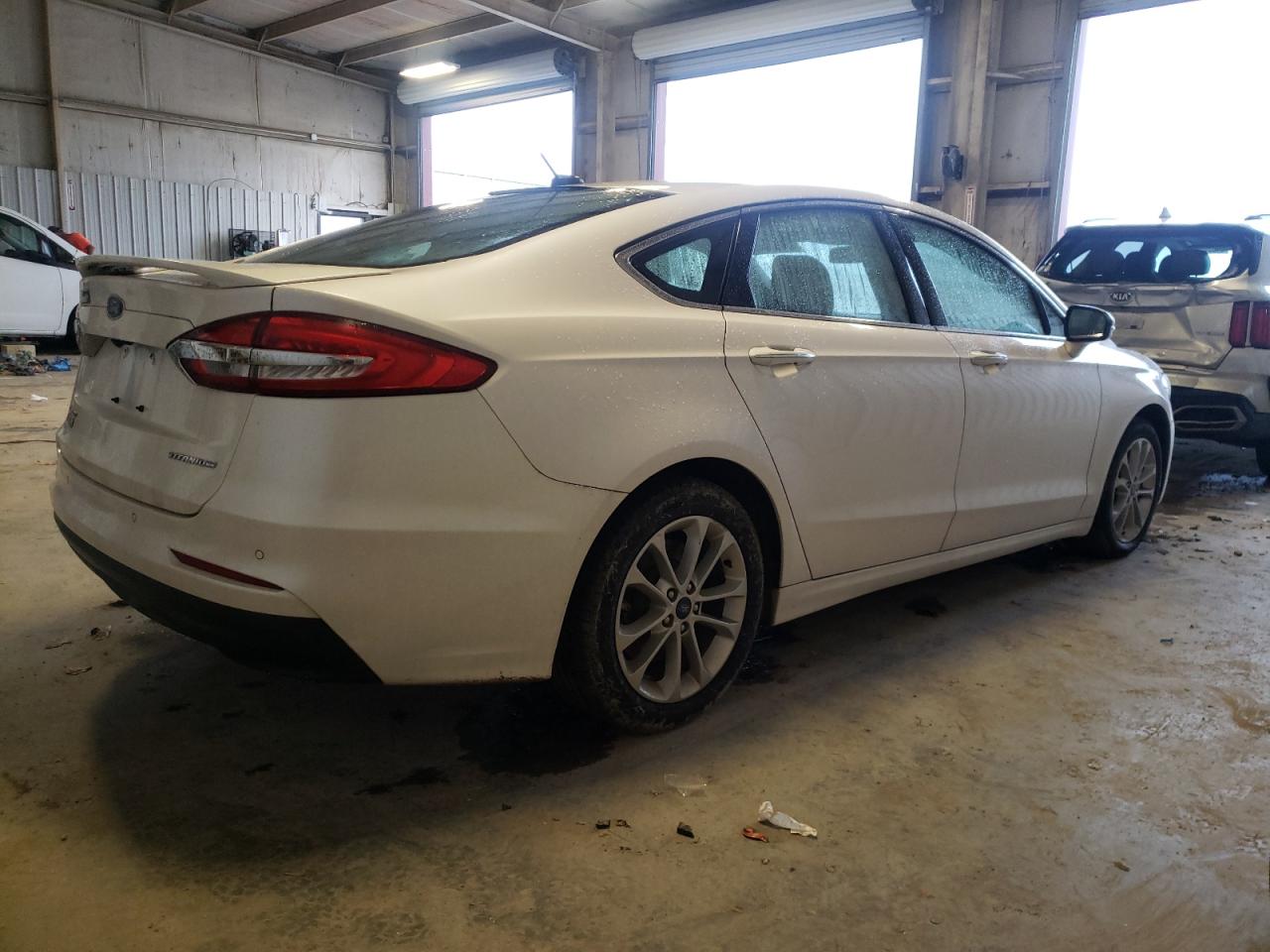 2019 Ford Fusion VIN 3FA6P0SU5KR159675 Copart auction photo, burn damage thumbnail 3