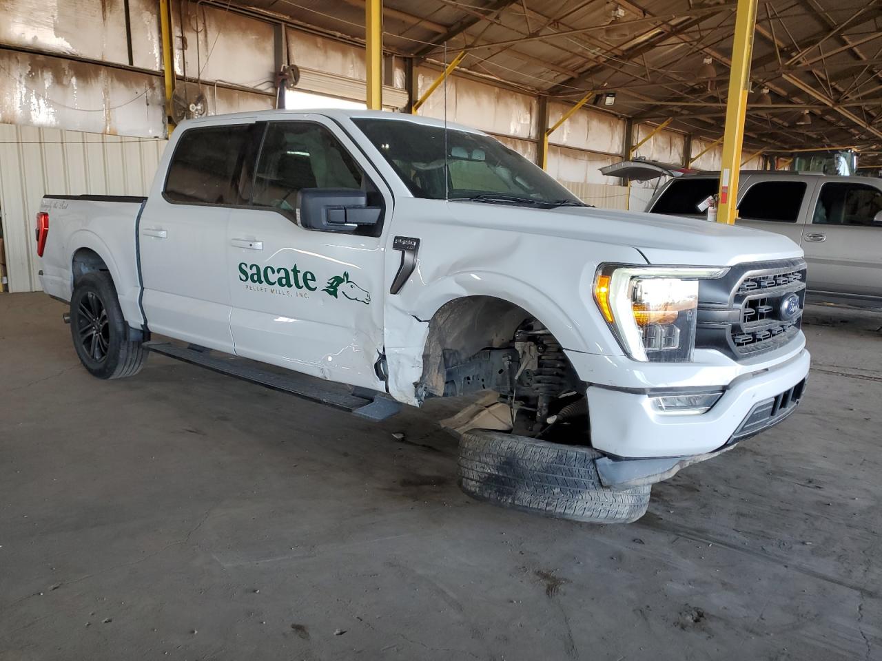 2022 Ford F-150 VIN 1FTEW1C86NFC27015 Copart auction photo, front end / side damage thumbnail 4