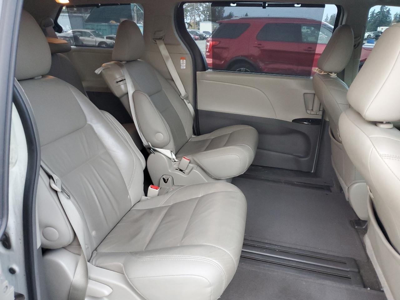 2015 Toyota Sienna VIN 5TDYK3DC7FS638500 Copart auction photo, front end damage thumbnail 12