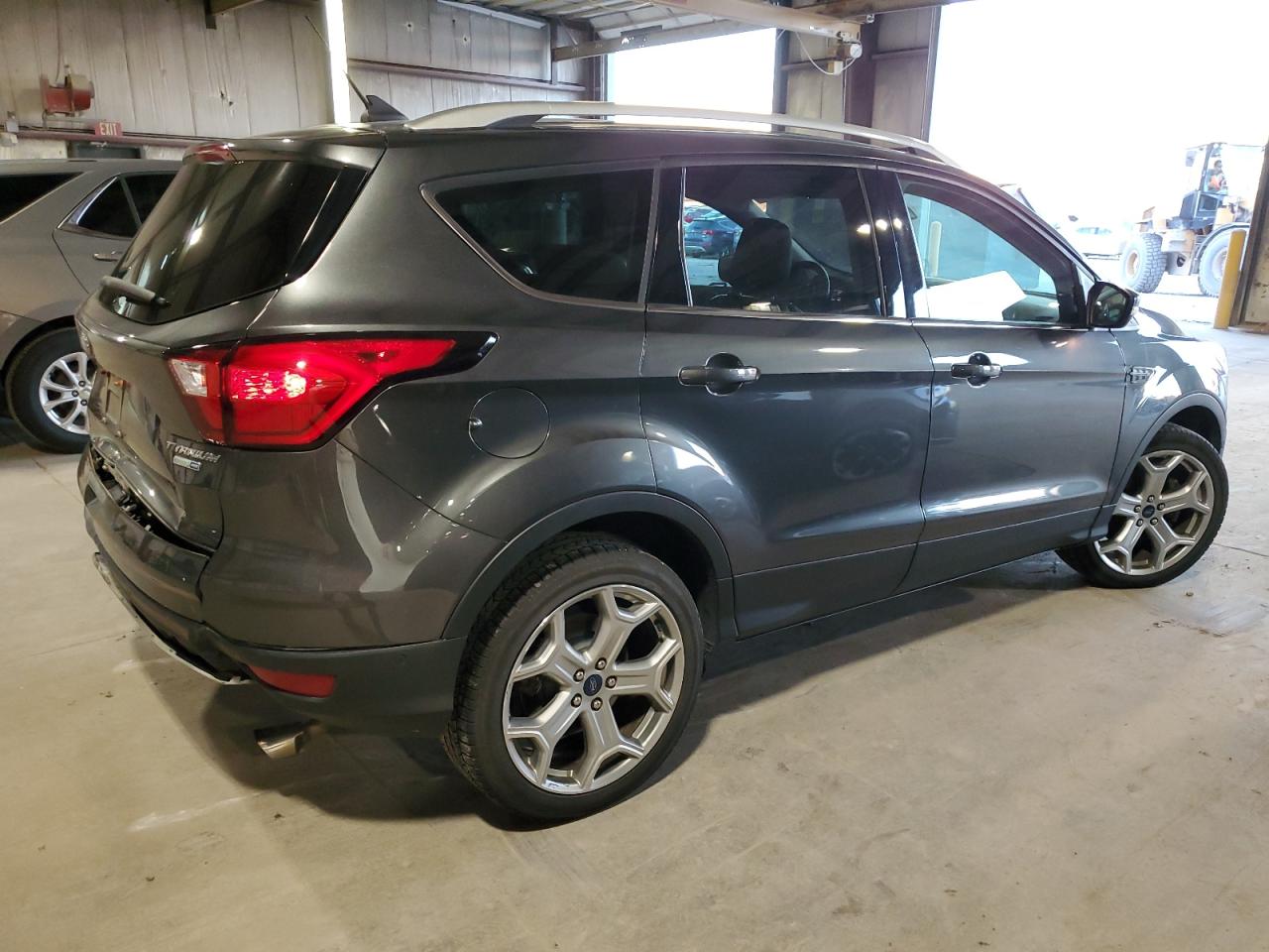 2019 Ford Escape VIN 1FMCU9J99KUA92445 Copart auction photo, front end / minor dent/scratches damage thumbnail 3