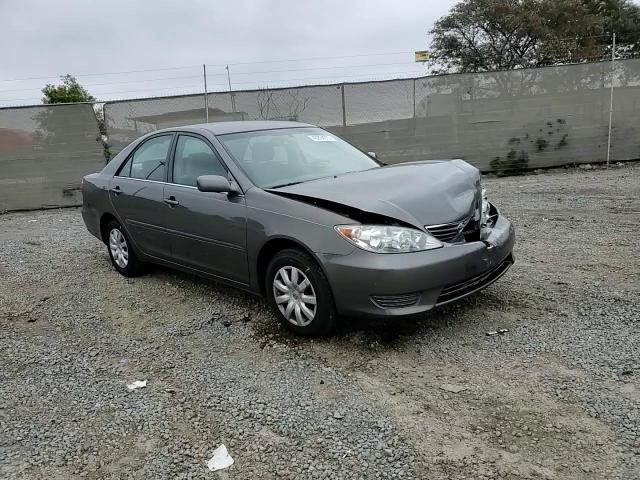 2005 Toyota Camry VIN 4T1BE30K25U943869 Copart auction photo, front end damage thumbnail 10