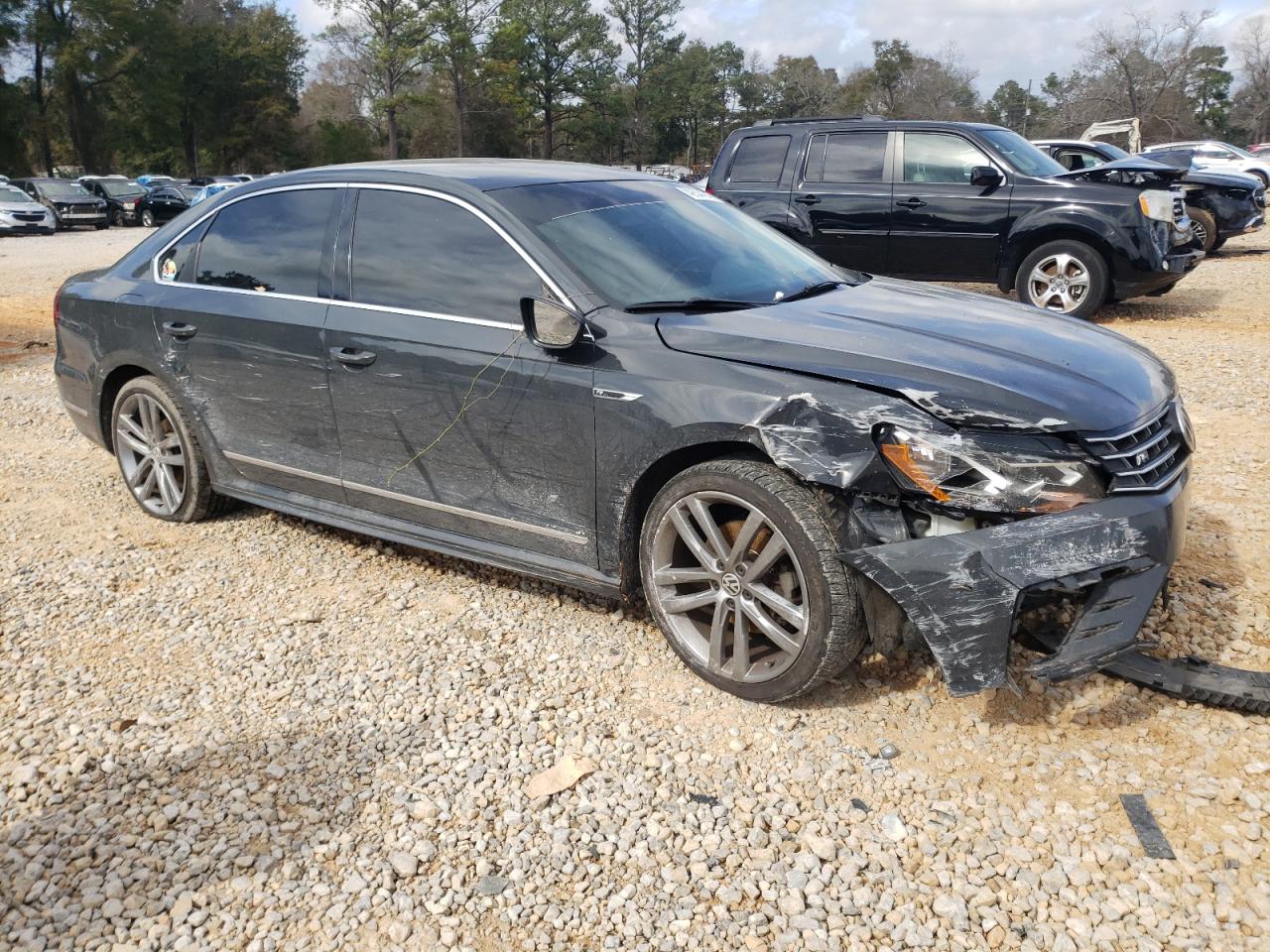 2017 Volkswagen Passat VIN 1VWDT7A3XHC004686 Copart auction photo, front end damage thumbnail 4