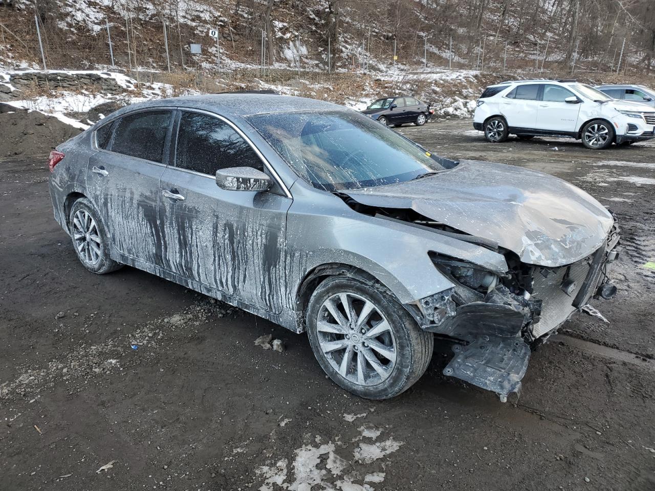 2018 Nissan Altima VIN 1N4AL3AP5JC257881 Copart auction photo, front end / minor dent/scratches damage thumbnail 4