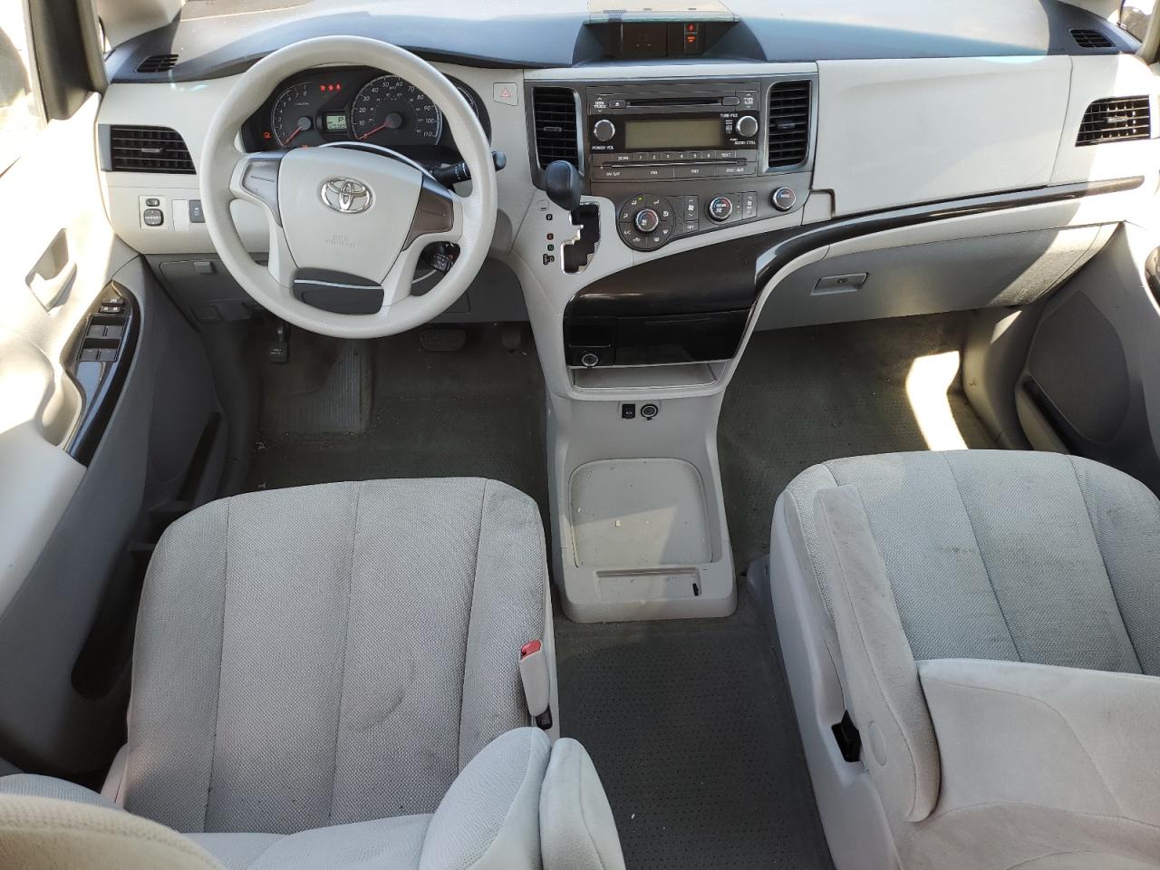 2012 Toyota Sienna VIN 5TDZK3DC0CS194182 Copart auction photo, front end damage thumbnail 8