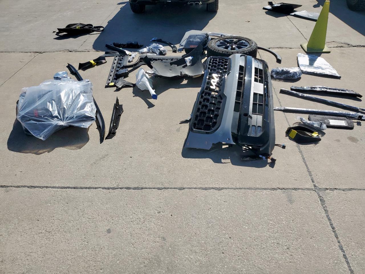 2024 KIA Telluride VIN 5XYP5DGC5RG527076 Copart auction photo, all over damage thumbnail 13