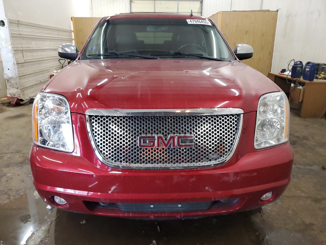 2013 GMC Yukon VIN 1GKS2CE09DR239243 Copart auction photo, minor dent/scratches damage thumbnail 5