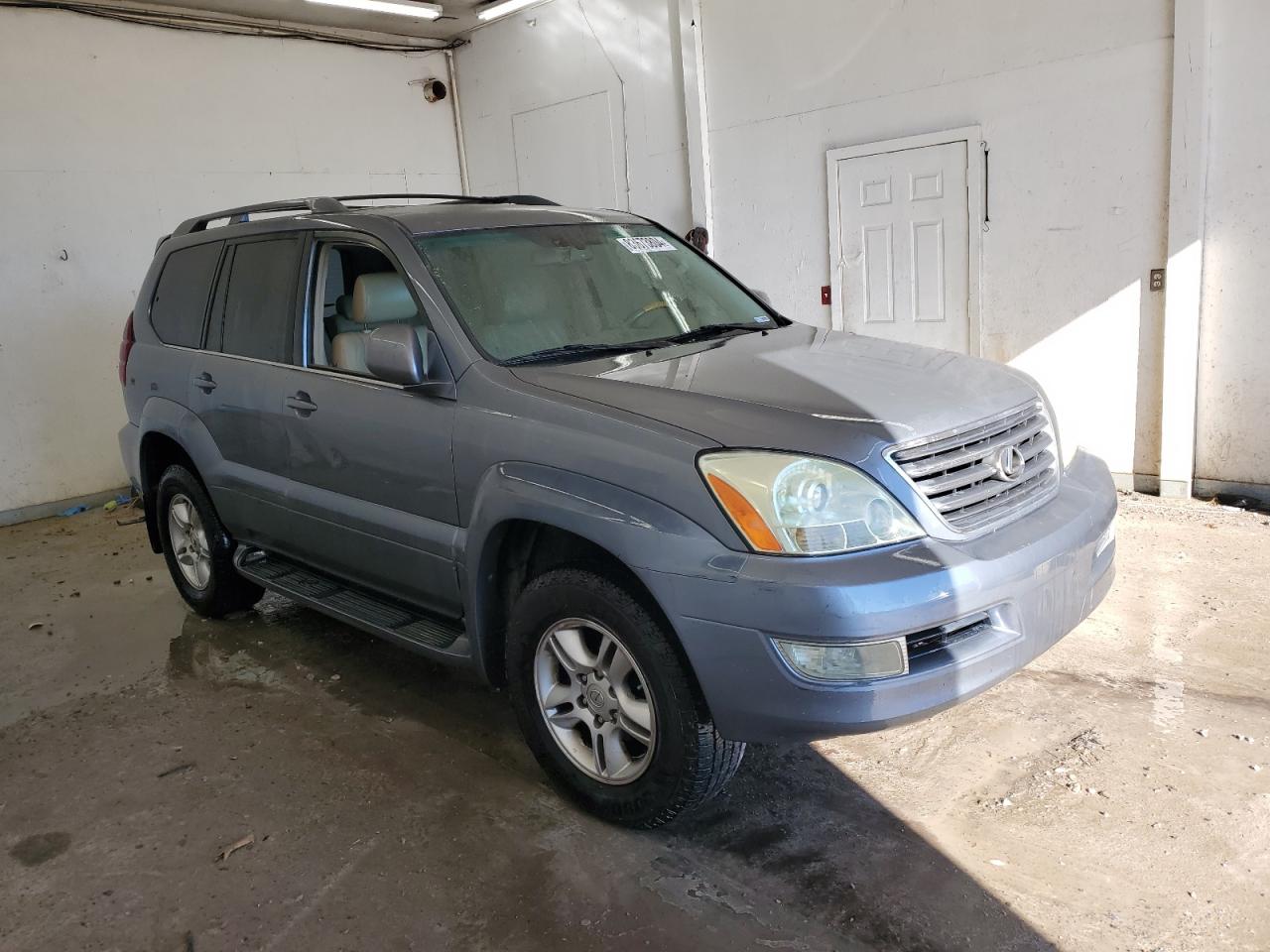 2007 Lexus GX VIN JTJBT20X670138271 Copart auction photo, side / minor dent/scratches damage thumbnail 4