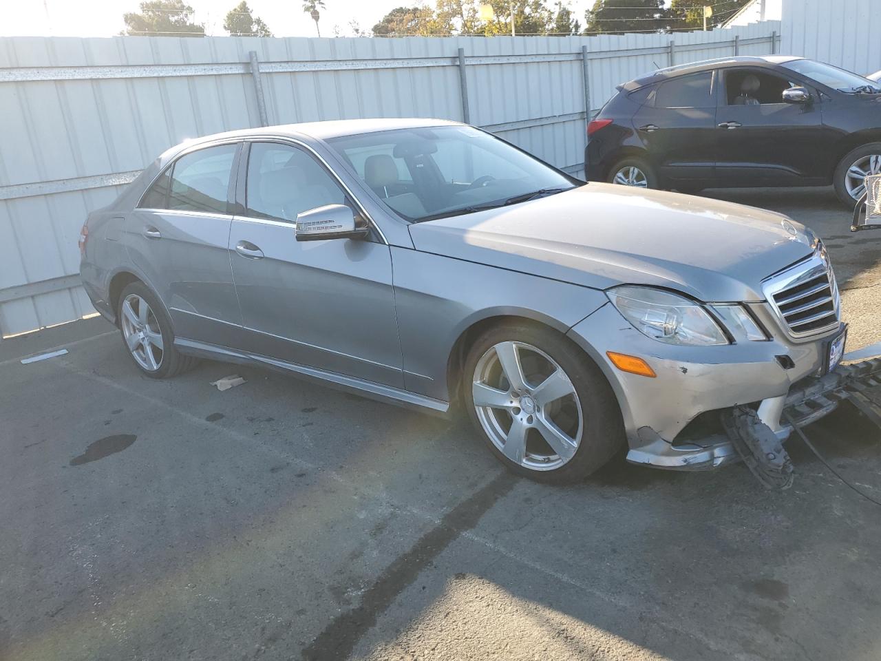 2011 Mercedes-Benz E-klasse VIN WDDHF5GB2BA324639 Copart auction photo, all over damage thumbnail 4