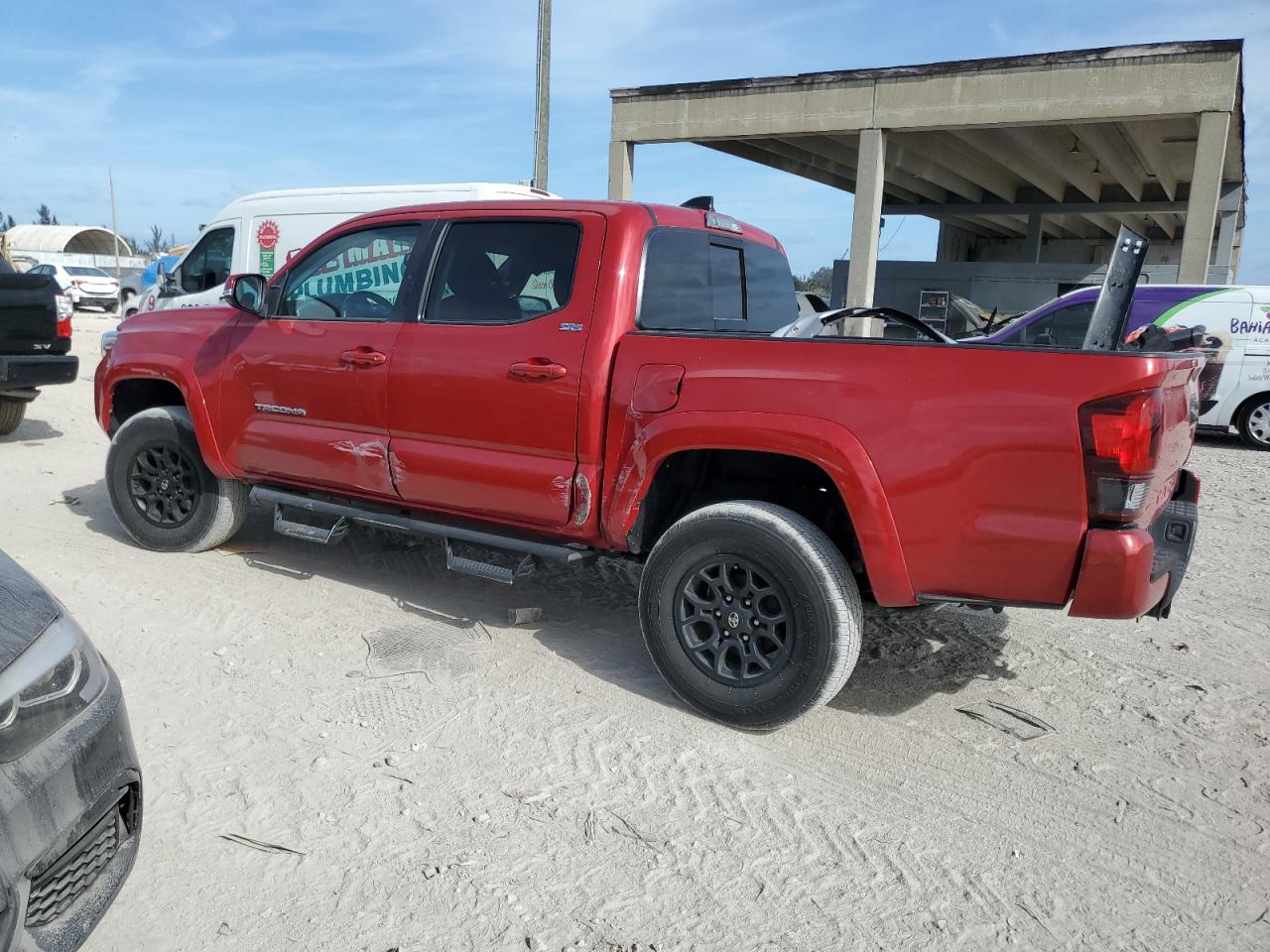 2022 Toyota Tacoma VIN 3TMAZ5CNXNM167839 Copart auction photo, minor dent/scratches damage thumbnail 2