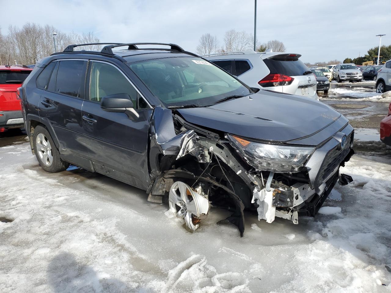 2019 Toyota RAV 4 VIN JTMLWRFV5KD020016 Copart auction photo, front end / minor dent/scratches damage thumbnail 4